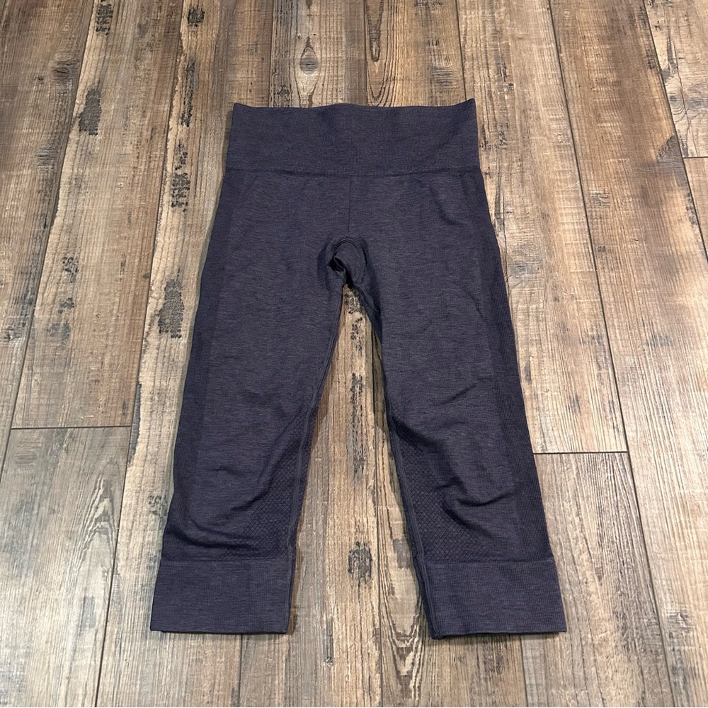 Lululemon 2014 Seamlessly Street‎ Crop Women's 2